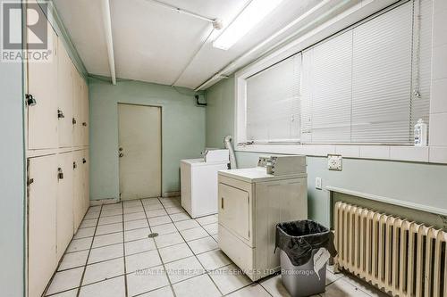 6 Lake Shore Dr, Toronto, ON - Indoor Photo Showing Laundry Room