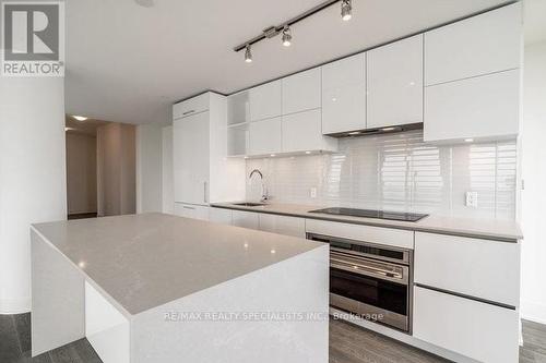 #5103 -1 Yorkville Ave, Toronto, ON - Indoor Photo Showing Kitchen With Upgraded Kitchen