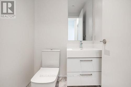 #5103 -1 Yorkville Ave, Toronto, ON - Indoor Photo Showing Bathroom