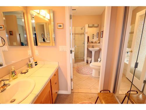 3295 Eagle Ridge Road, Grand Forks, BC - Indoor Photo Showing Bathroom