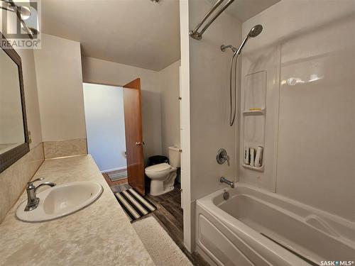 591 101St Street, North Battleford, SK - Indoor Photo Showing Bathroom