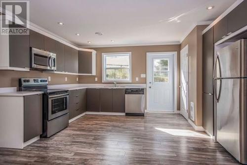 105 Cross Road Unit#F, Bay Roberts, NL - Indoor Photo Showing Kitchen With Stainless Steel Kitchen With Upgraded Kitchen