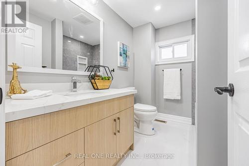 55 Verne Cres, Toronto, ON - Indoor Photo Showing Bathroom