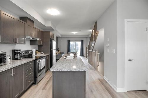 527 Shaver Road|Unit #24, Ancaster, ON - Indoor Photo Showing Kitchen With Upgraded Kitchen