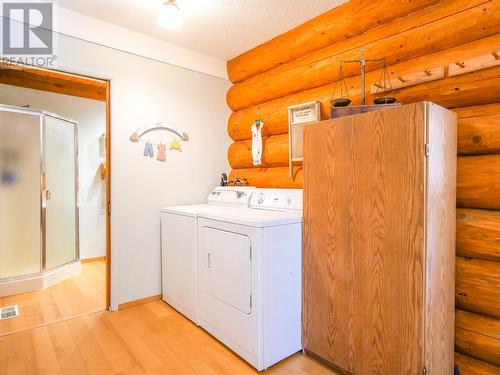 4845 Ten Mile Lake Road, Quesnel, BC - Indoor Photo Showing Laundry Room