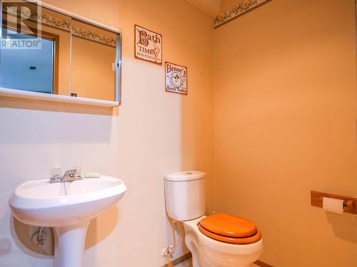 4845 Ten Mile Lake Road, Quesnel, BC - Indoor Photo Showing Bathroom