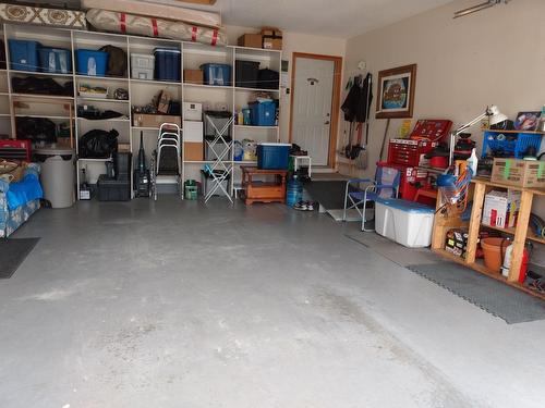 4887 Glen Eagle Drive, Fairmont Hot Springs, BC - Indoor Photo Showing Garage