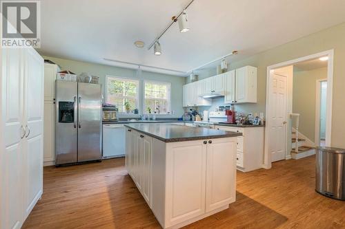 1125 Ptarmigan Road, Chase, BC - Indoor Photo Showing Kitchen