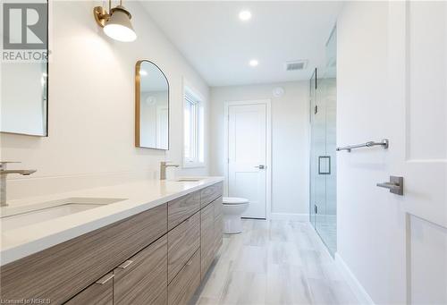 ensuite bath - 41 Silver Maple Lane, North Bay, ON - Indoor Photo Showing Bathroom