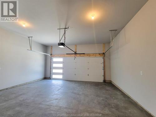 135 Grassland Grove, Chatham, ON - Indoor Photo Showing Garage
