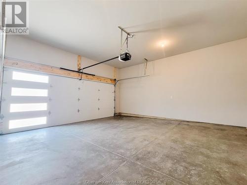 135 Grassland Grove, Chatham, ON - Indoor Photo Showing Garage