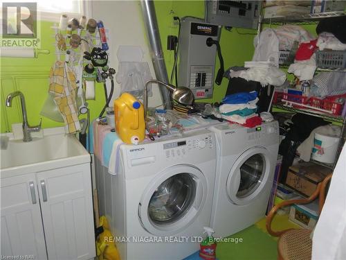 740 Ferndale Ave, Fort Erie, ON - Indoor Photo Showing Laundry Room