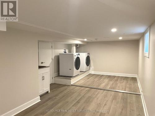 308 Atlantis Avenue, Ottawa, ON - Indoor Photo Showing Laundry Room