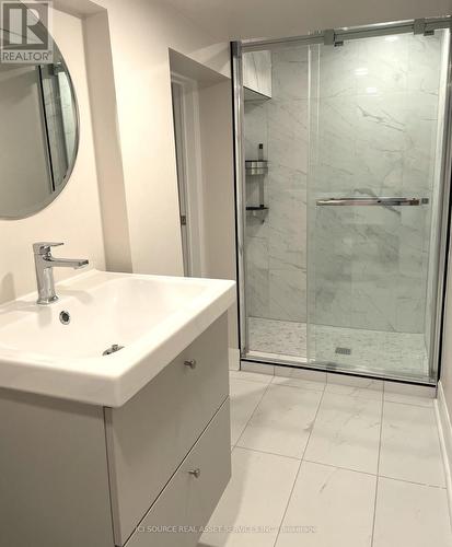 308 Atlantis Avenue, Ottawa, ON - Indoor Photo Showing Bathroom