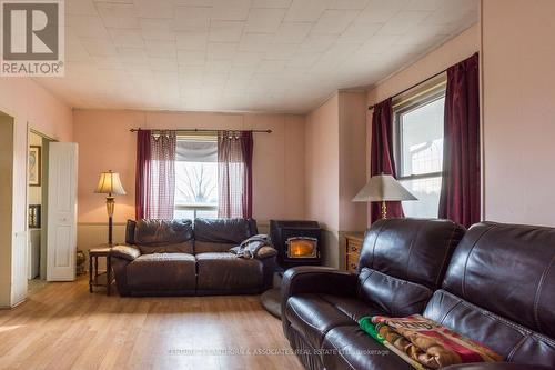 502 Gospel Rd, Stirling-Rawdon, ON - Indoor Photo Showing Living Room