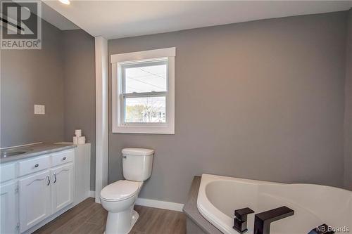 17 Milford Road, Saint John, NB - Indoor Photo Showing Bathroom