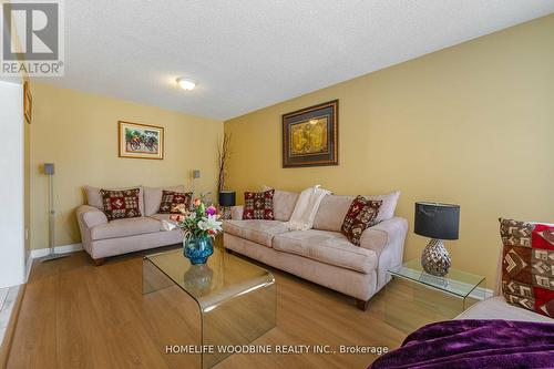 30 Rollingwood Drive, Brampton, ON - Indoor Photo Showing Living Room