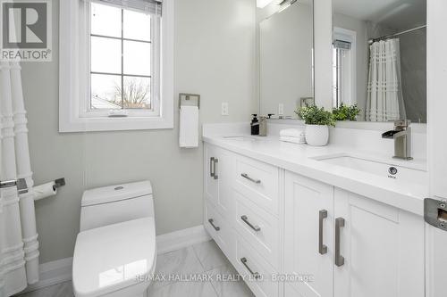 68 South Kingsway, Toronto, ON - Indoor Photo Showing Bathroom