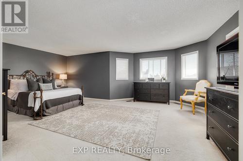 483 Saginaw Parkway, Cambridge, ON - Indoor Photo Showing Bedroom