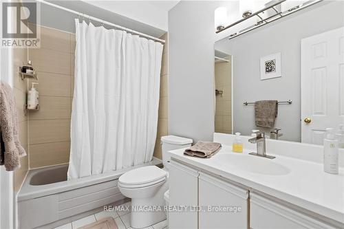 3B - 62 Main Street, St. Catharines, ON - Indoor Photo Showing Bathroom