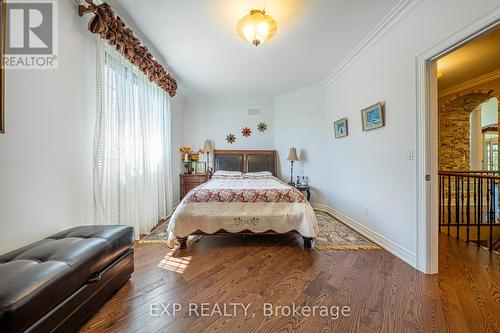 18 Wolford Court, Georgina, ON - Indoor Photo Showing Bedroom