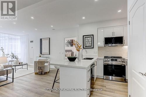 #1409 -60 Disera Dr S, Vaughan, ON - Indoor Photo Showing Kitchen