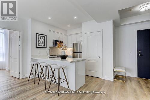 #1409 -60 Disera Dr S, Vaughan, ON - Indoor Photo Showing Kitchen