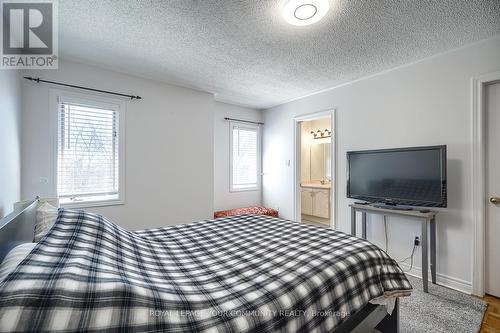 73 Widdifield Ave, Newmarket, ON - Indoor Photo Showing Bedroom