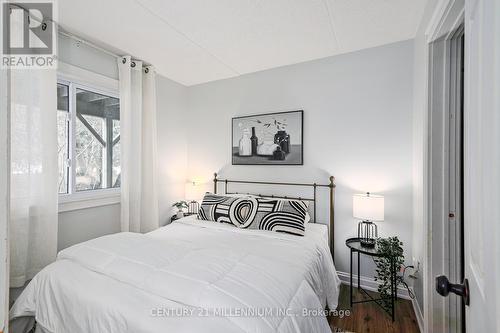 28 - 17 Dawson Drive, Collingwood, ON - Indoor Photo Showing Bedroom