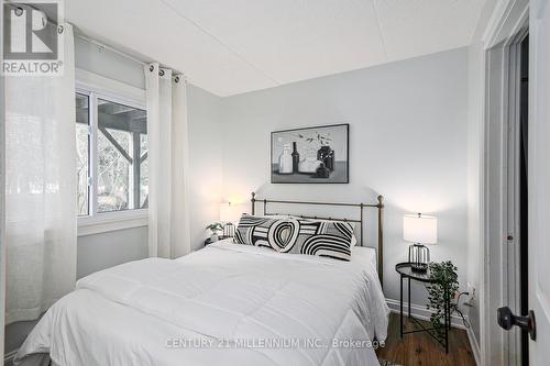 28 - 17 Dawson Drive, Collingwood, ON - Indoor Photo Showing Bedroom