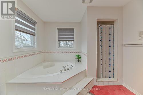 32 Plover Place, Brampton, ON - Indoor Photo Showing Bathroom