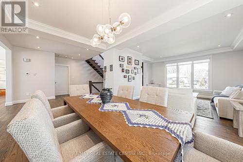 600 Maplehurst Ave, Oakville, ON - Indoor Photo Showing Living Room