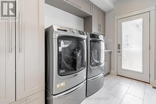 600 Maplehurst Ave, Oakville, ON - Indoor Photo Showing Laundry Room