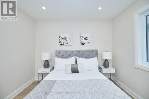 4229 Manson Lane, Lincoln, ON - Indoor Photo Showing Bedroom