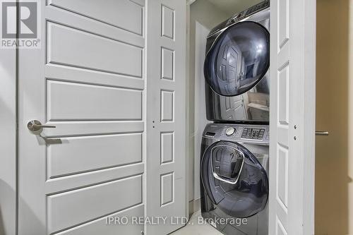 1205 - 28 Linden Street, Toronto, ON - Indoor Photo Showing Laundry Room