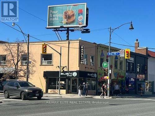 2564 Yonge Street, Toronto, ON 