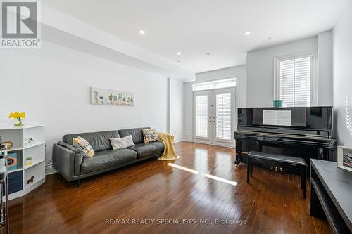 8C Clairtrell Rd, Toronto, ON - Indoor Photo Showing Living Room