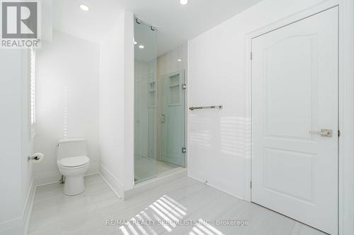 8C Clairtrell Rd, Toronto, ON - Indoor Photo Showing Bathroom