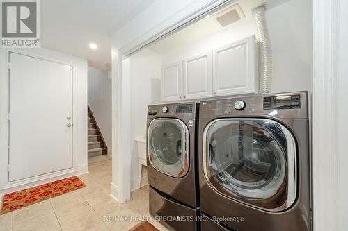 8C Clairtrell Rd, Toronto, ON - Indoor Photo Showing Laundry Room