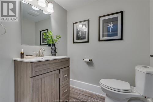 1174 Windermere, Windsor, ON - Indoor Photo Showing Bathroom