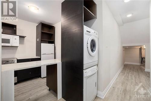 1288 Kilborn Avenue, Ottawa, ON - Indoor Photo Showing Laundry Room