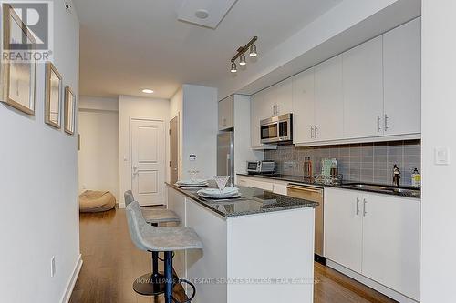 #2609 -1 The Esplanade, Toronto, ON - Indoor Photo Showing Kitchen With Upgraded Kitchen