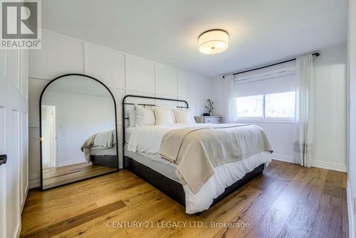 1539 Ogden Ave, Mississauga, ON - Indoor Photo Showing Bedroom