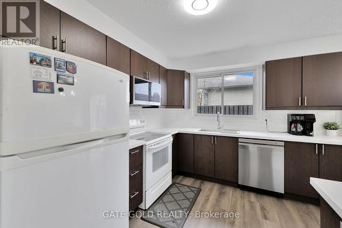 #2 -596 Grey St, Brantford, ON - Indoor Photo Showing Kitchen