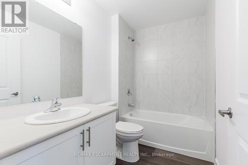 617 - 5055 Greenlane Road, Lincoln, ON - Indoor Photo Showing Bathroom