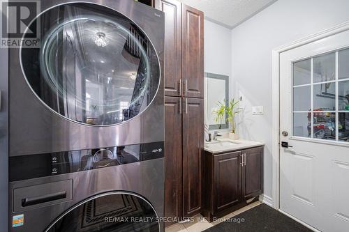 70 Abitibi Lake Dr, Brampton, ON - Indoor Photo Showing Laundry Room