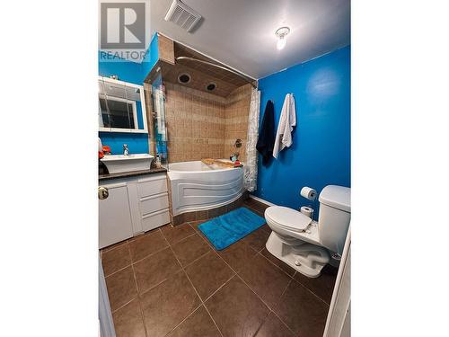 7358 Pearl Drive, Prince George, BC - Indoor Photo Showing Bathroom