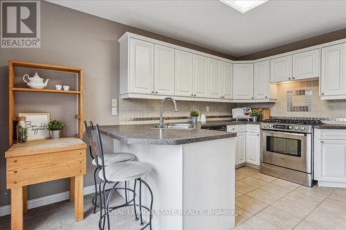 #14 -4667 Portage Rd, Niagara Falls, ON - Indoor Photo Showing Kitchen With Double Sink