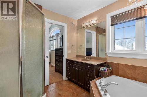 1039 Fitzsimmons Drive, Brockville, ON - Indoor Photo Showing Bathroom