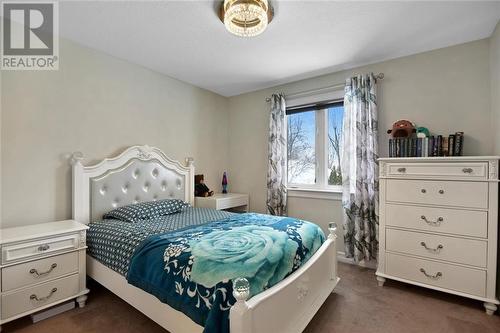 1039 Fitzsimmons Drive, Brockville, ON - Indoor Photo Showing Bedroom